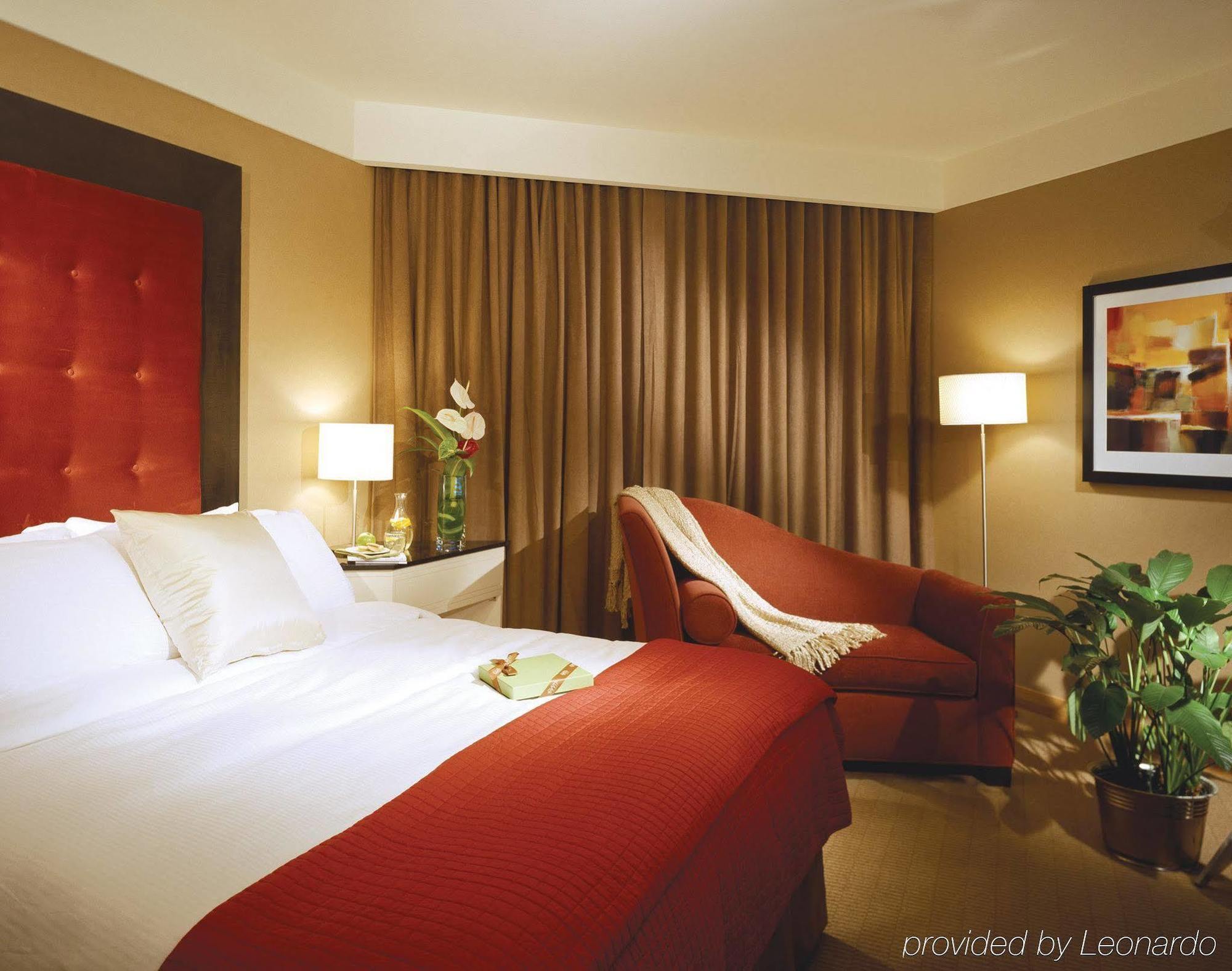 Metropolitan Hotel Ванкувер Экстерьер фото